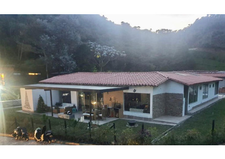 Dom na sprzedaż - Parcelación El Tambo, La Ceja, Antioquia, Colombia La Ceja, Kolumbia, 1683 m², 377 122 USD (1 546 200 PLN), NET-102468800