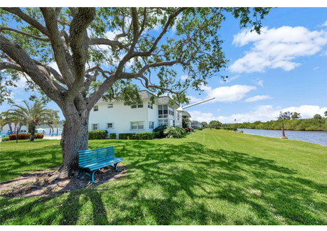 Dom na sprzedaż - 2800 Indian River Boulevard Vero Beach, Usa, 92,9 m², 225 000 USD (861 750 PLN), NET-96852168