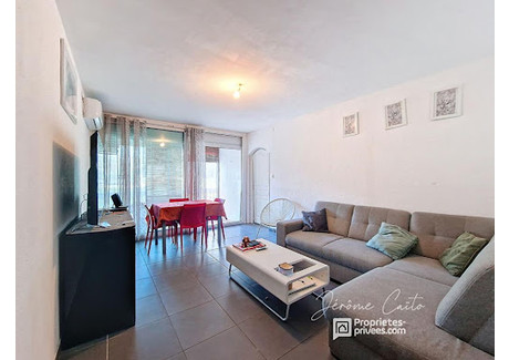 Mieszkanie na sprzedaż - Nimes, Francja, 90 m², 177 518 USD (722 497 PLN), NET-102943196