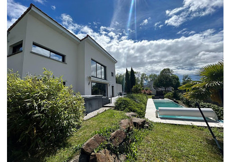 Dom na sprzedaż - La Roche-Noire, Francja, 167 m², 734 673 USD (2 894 612 PLN), NET-98108392