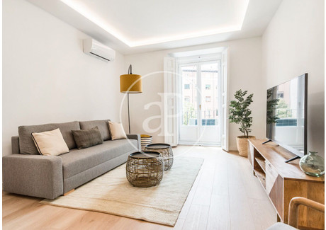 Mieszkanie na sprzedaż - Madrid Capital, Hiszpania, 83 m², 682 747 USD (2 799 262 PLN), NET-98560029