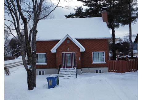 Dom na sprzedaż - 917 Av. Abitibi, Val-d'Or, QC J9P2C4, CA Val-D'or, Kanada, 212 m², 330 731 USD (1 346 073 PLN), NET-101643208