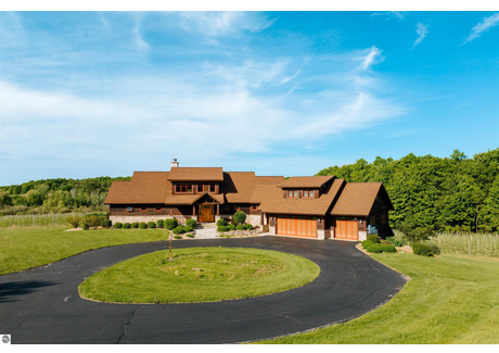 Dom na sprzedaż - 14588 Peninsula Drive Traverse City, Usa, 418,06 m², 2 750 000 USD (10 532 500 PLN), NET-97221397