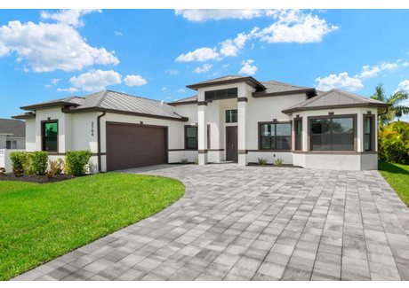 Dom na sprzedaż - 2704 SW 20th AVENUE Cape Coral, Usa, 194,82 m², 839 900 USD (3 418 393 PLN), NET-100519365