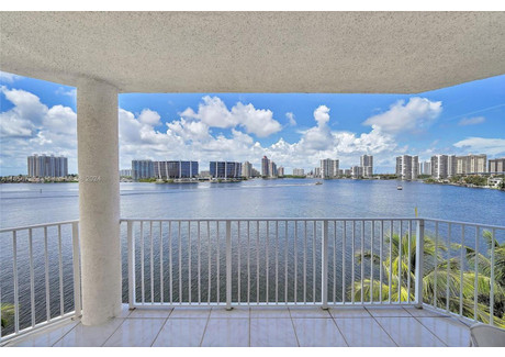 Mieszkanie na sprzedaż - 18260 N Bay Road # Sunny Isles Beach, Usa, 119,84 m², 679 000 USD (2 607 360 PLN), NET-100635932