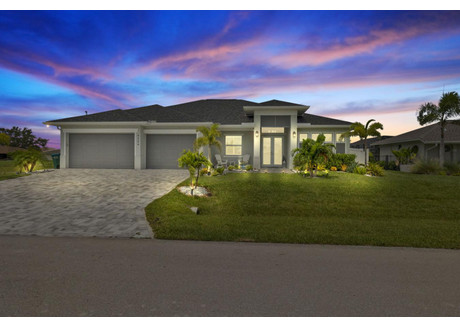 Dom na sprzedaż - 4204 SW 5th Avenue Cape Coral, Usa, 211,45 m², 1 399 900 USD (5 809 585 PLN), NET-102120258