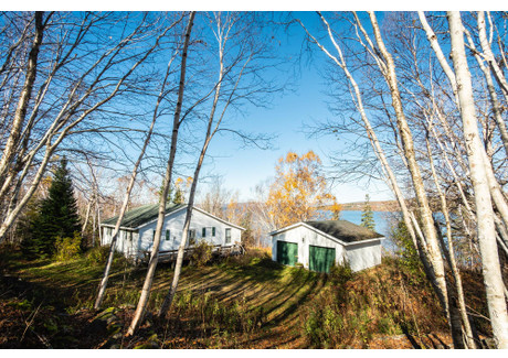 Dom na sprzedaż - 3844 W Lake Ainslie Rd, Whycocomagh, NS B0E 3M0, Canada Inverness County, Kanada, 84 m², 208 394 USD (848 164 PLN), NET-97265181