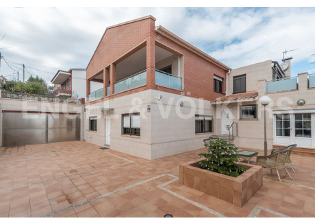 Dom na sprzedaż - Sant Boi De Llobregat, Hiszpania, 433 m², 987 443 USD (4 038 643 PLN), NET-99138511