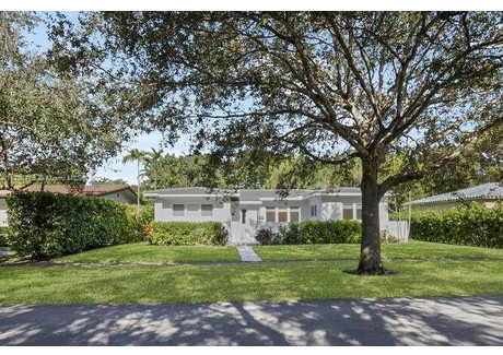 Dom na sprzedaż - 2830 De Soto Blvd Coral Gables, Usa, 196,86 m², 2 495 000 USD (10 154 650 PLN), NET-102933542