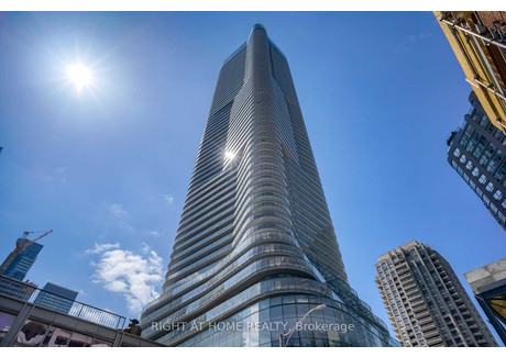 Mieszkanie do wynajęcia - 4305 - 11 Wellesley St W Toronto, Kanada, 74,32 m², 2855 USD (11 707 PLN), NET-102473403